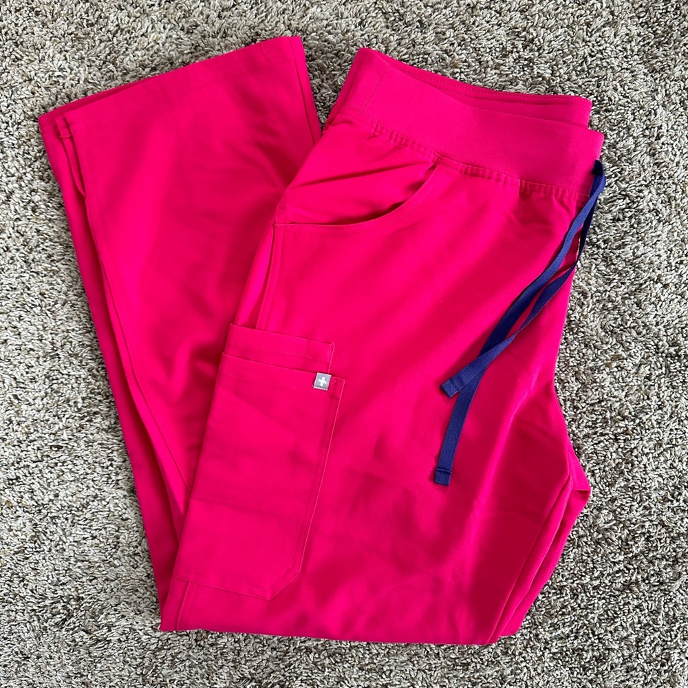 Figs Ultra Rose Kade Cargo Scrub Pants